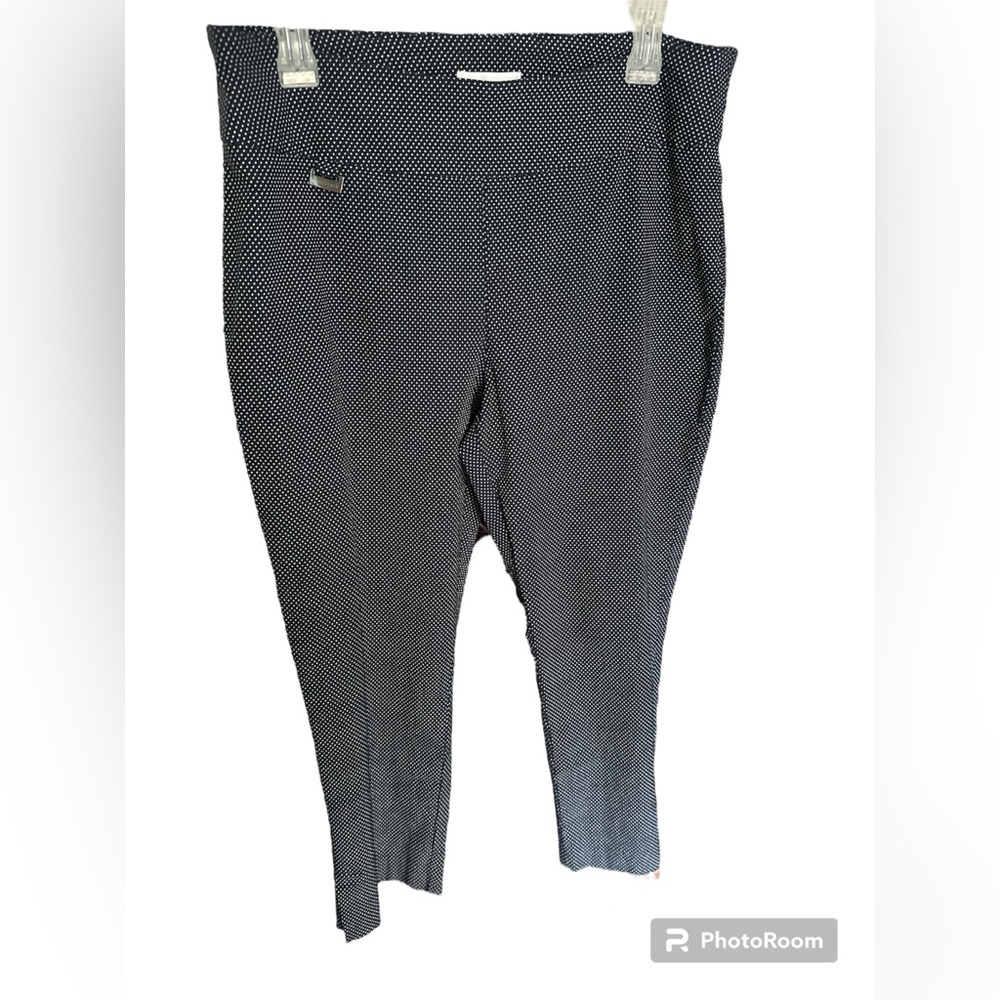 Blue Polk a dot crop pull on Capri Pants